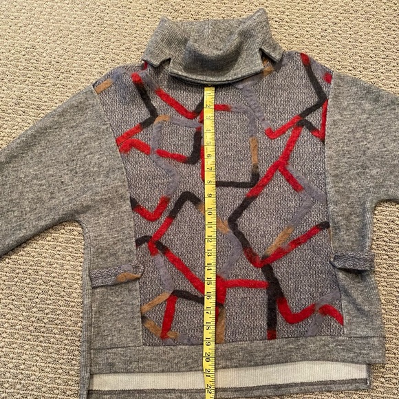 Fashionable Gray Sweater - Picture 9 of 12